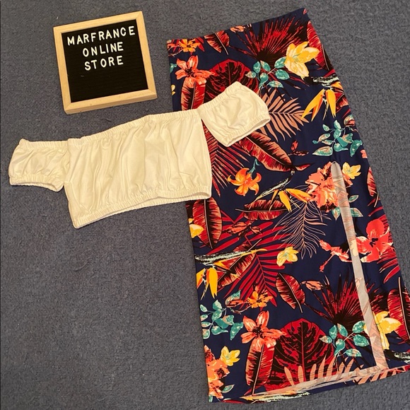 Summer Fashion (crop top and skirt) - Picture 3 of 3